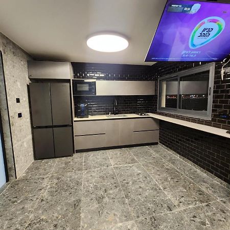 מבנים בים 75 Suites At Sea Haifa Exteriör bild