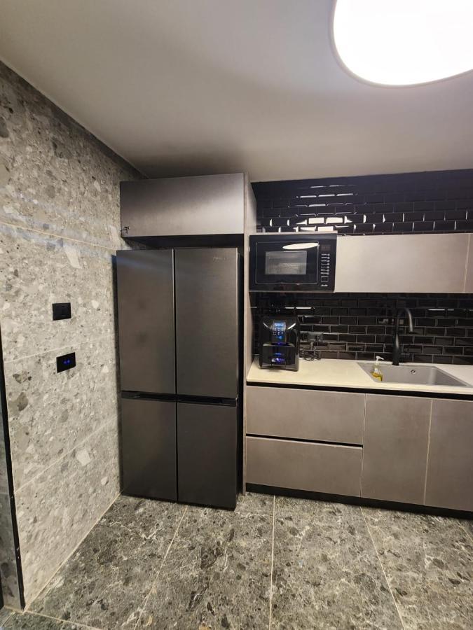 מבנים בים 75 Suites At Sea Haifa Exteriör bild